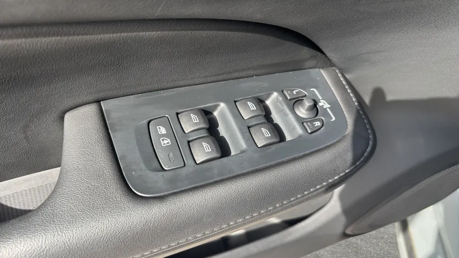 VOLVO V60 V60 B4 B Plus Dark aut