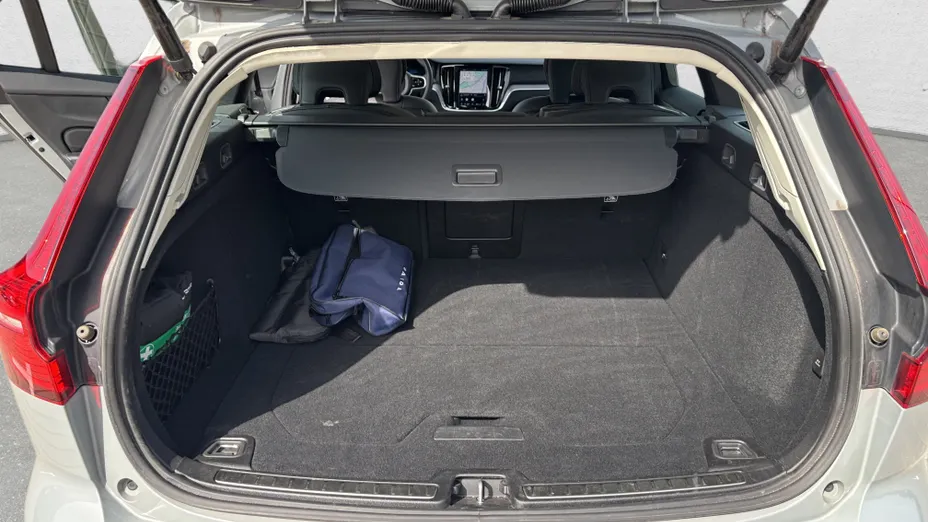 VOLVO V60 V60 B4 B Plus Dark aut