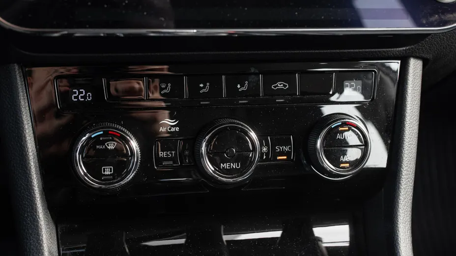 SKODA Superb Superb 2.0 TDI Ambition DSG7