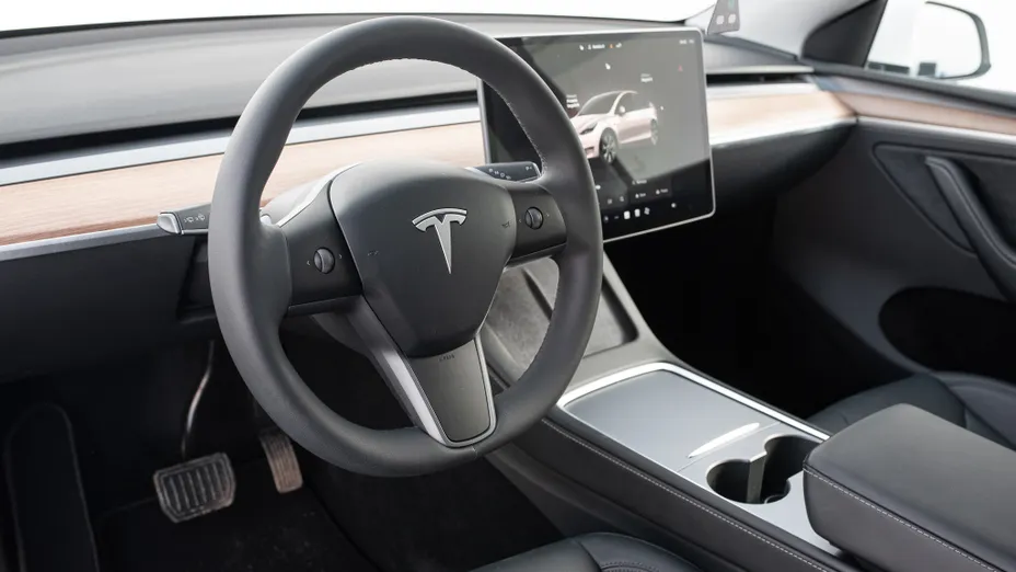 TESLA Model Y Y RWD