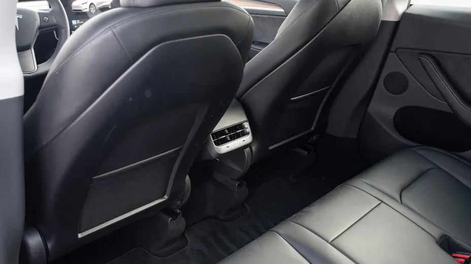 TESLA Model Y Y Long Range RWD