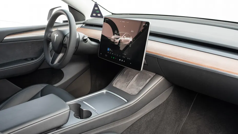 TESLA Model Y Y Long Range RWD