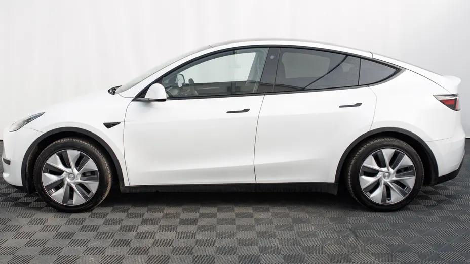 TESLA Model Y Y Long Range RWD