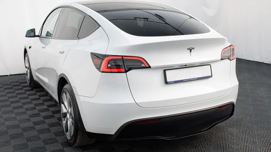 TESLA Model Y Y Long Range RWD