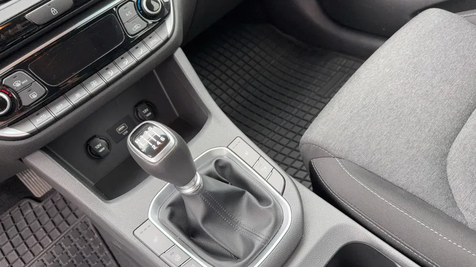 HYUNDAI i30 i30 1.5 T-GDI 48V Smart