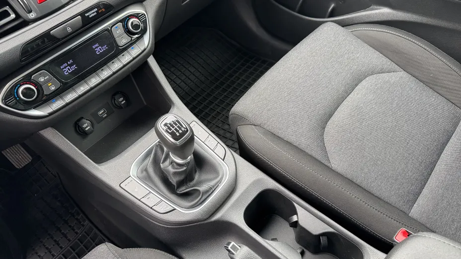 HYUNDAI i30 i30 1.5 T-GDI 48V Smart