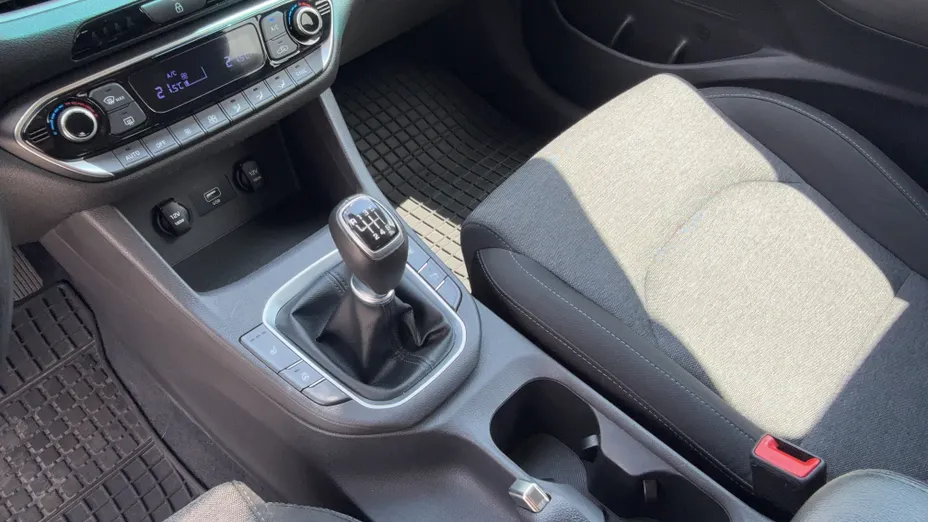 HYUNDAI i30 i30 1.0 T-GDI Smart