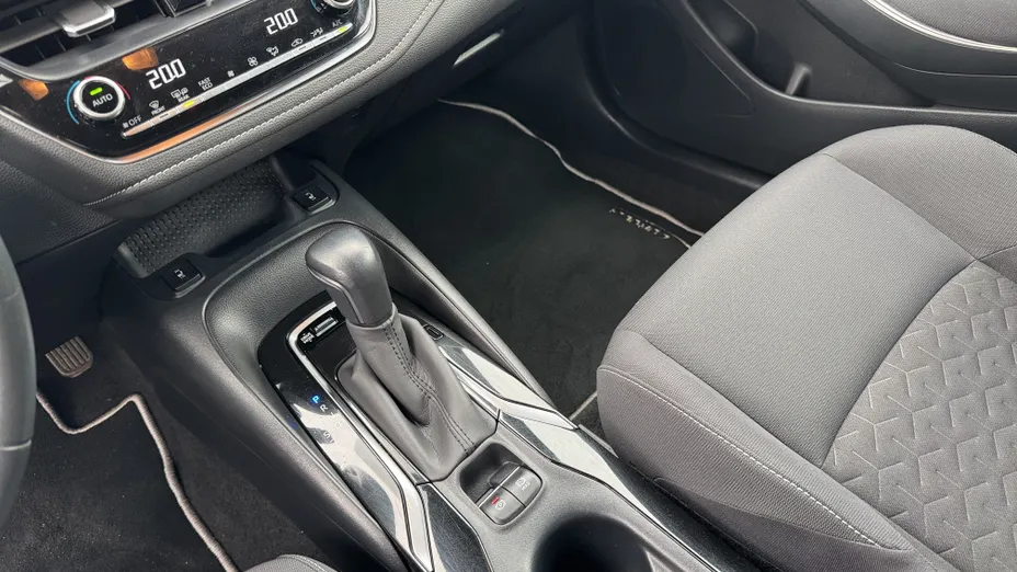 TOYOTA Corolla Corolla 2.0 Hybrid Comfort