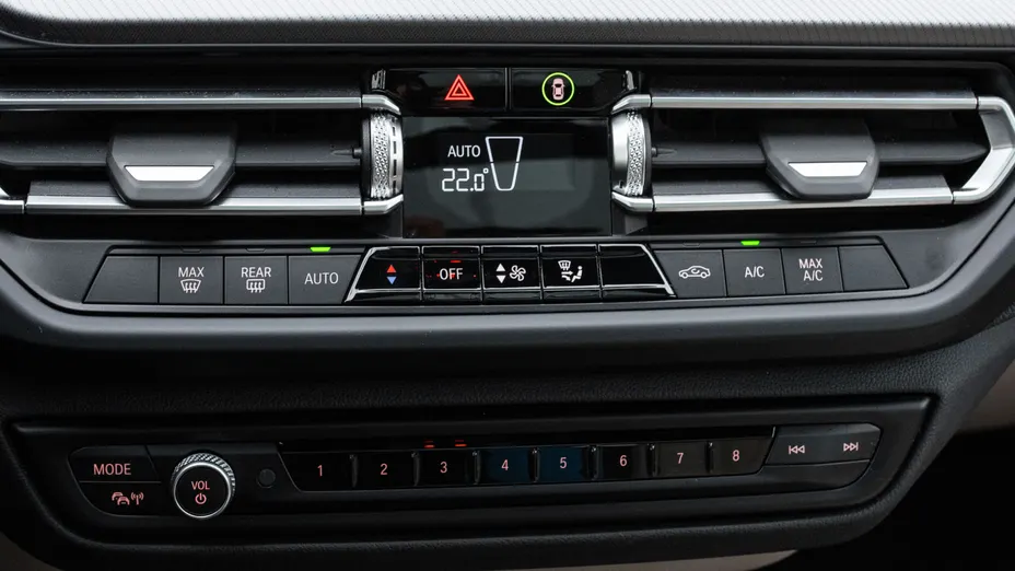 BMW Seria 2 220i xDrive Sport Line aut