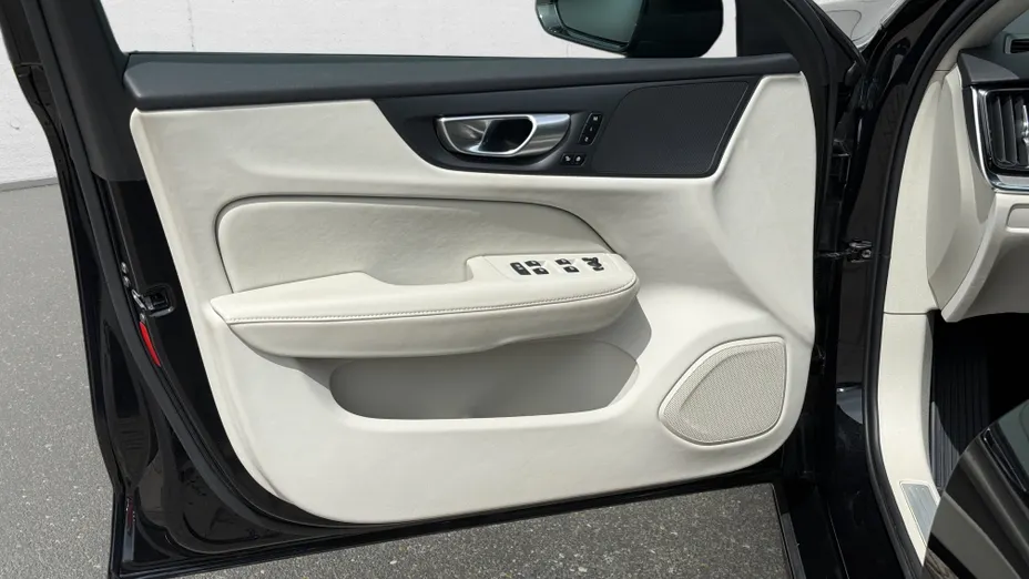 VOLVO V60 V60 B4 B Plus Dark aut