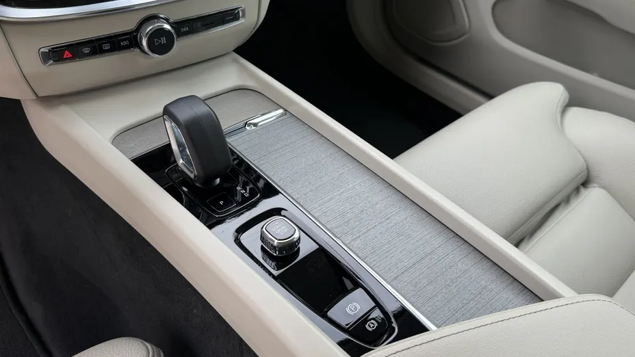 VOLVO V60 V60 B4 B Plus Dark aut
