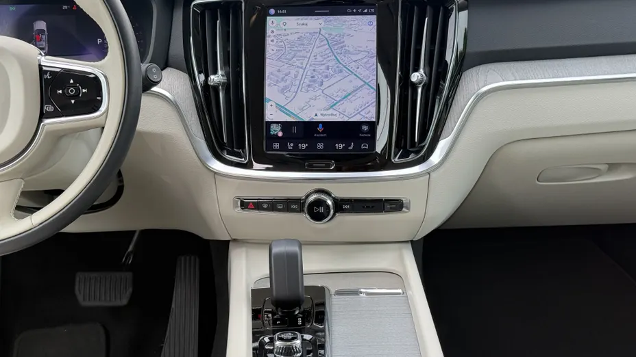 VOLVO V60 V60 B4 B Plus Dark aut