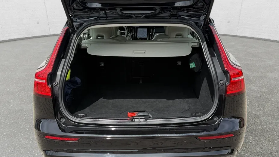 VOLVO V60 V60 B4 B Plus Dark aut