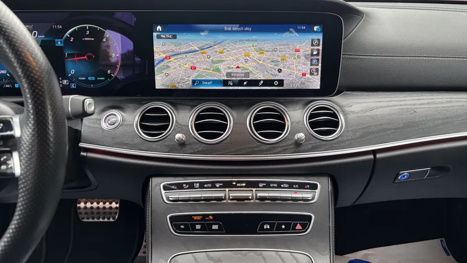 MERCEDES-BENZ E Klasa E 220 d 4-Matic AMG