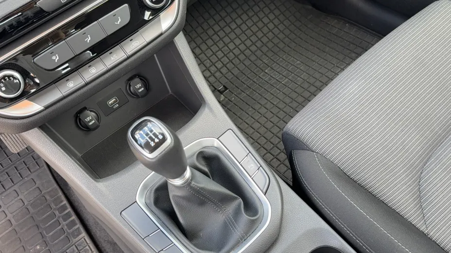 HYUNDAI i30 i30 1.0 T-GDI Modern