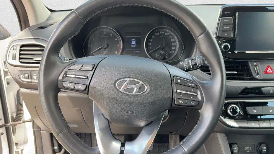 HYUNDAI i30 i30 1.0 T-GDI Modern