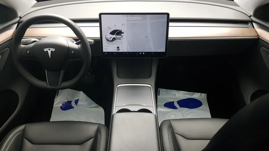 TESLA Model Y Y Long Range RWD