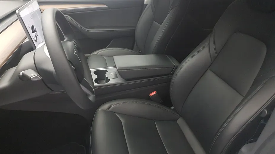 TESLA Model Y Y Long Range RWD