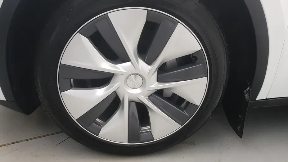 TESLA Model Y Y Long Range RWD