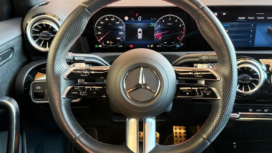 MERCEDES-BENZ A Klasa A 200 AMG Line 7G-DCT
