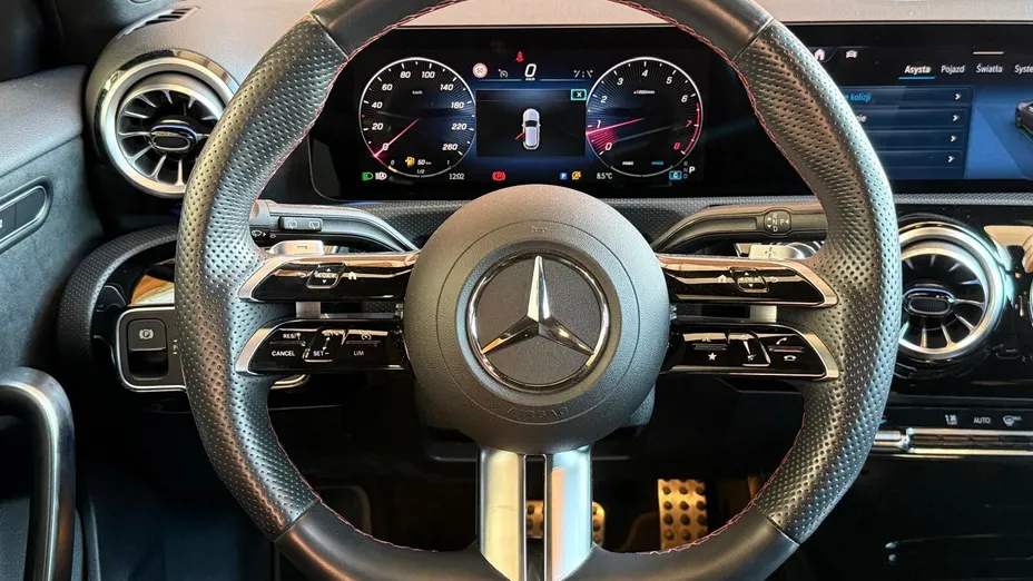 MERCEDES-BENZ A Klasa A 200 AMG Line 7G-DCT