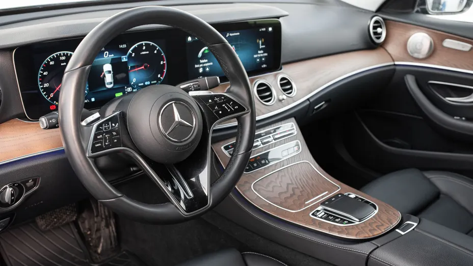 MERCEDES-BENZ E Klasa E 220 d Avantgarde