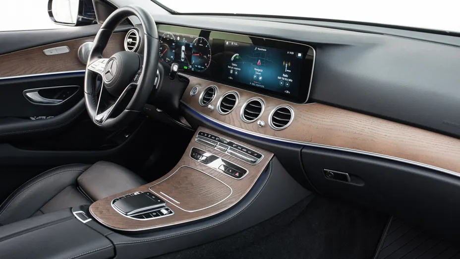 MERCEDES-BENZ E Klasa E 220 d Avantgarde