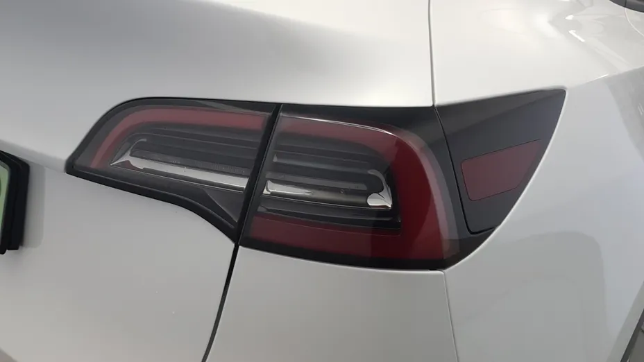 TESLA Model Y Y Long Range RWD