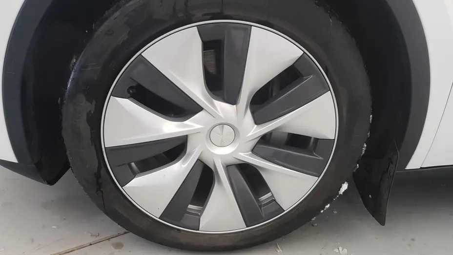 TESLA Model Y Y Long Range RWD