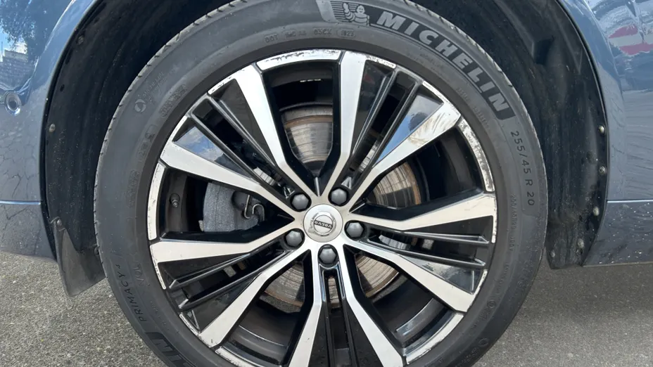 VOLVO XC60 XC60 B5 B AWD Ultimate Dark aut