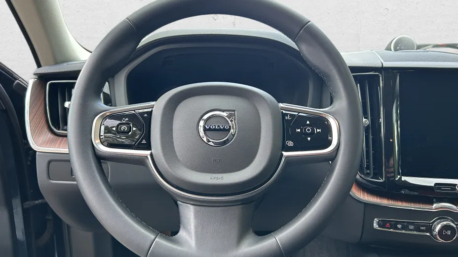 VOLVO XC60 XC60 B5 B AWD Ultimate Dark aut