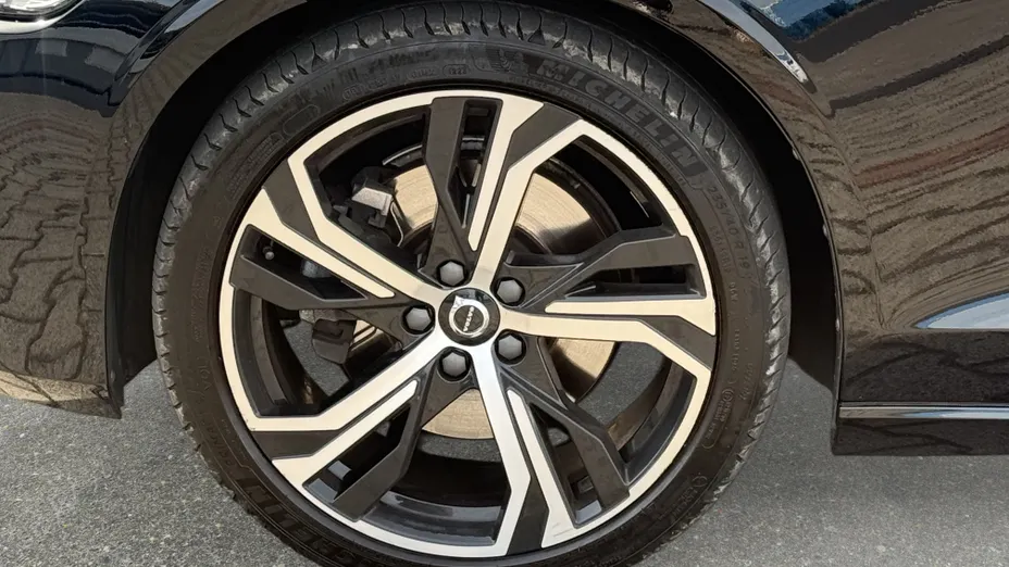 VOLVO V60 V60 B4 B Plus Dark aut