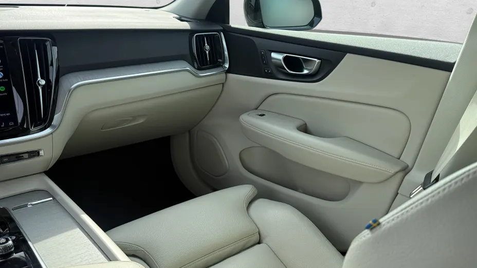 VOLVO V60 V60 B4 B Plus Dark aut