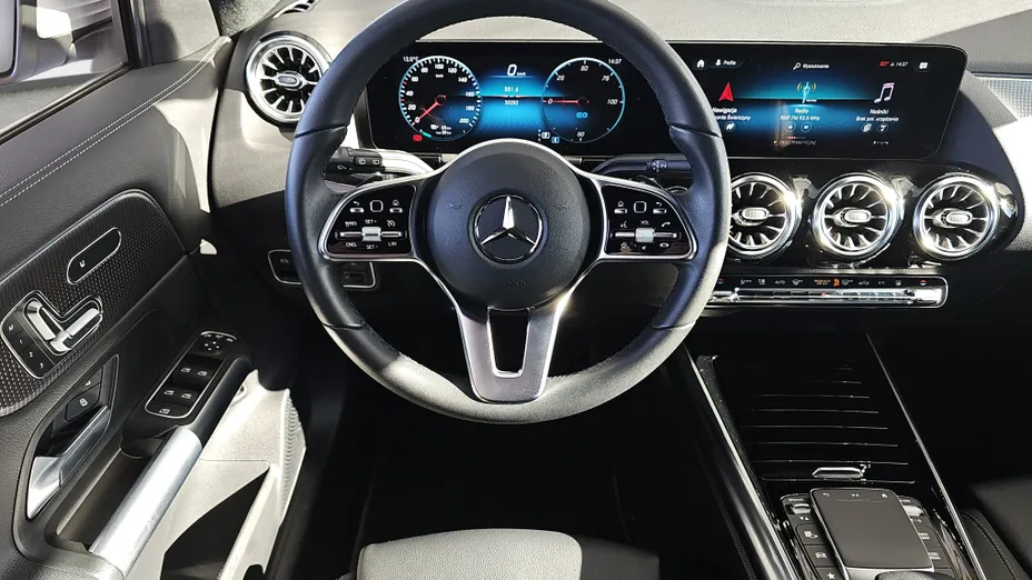 MERCEDES-BENZ EQA EQA 300 66.5kWh 4-Matic Progressive