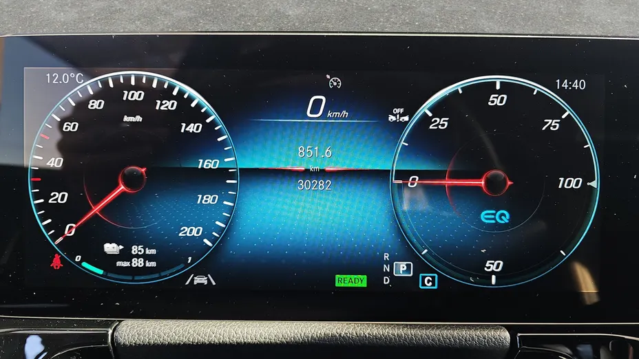 MERCEDES-BENZ EQA EQA 300 66.5kWh 4-Matic Progressive