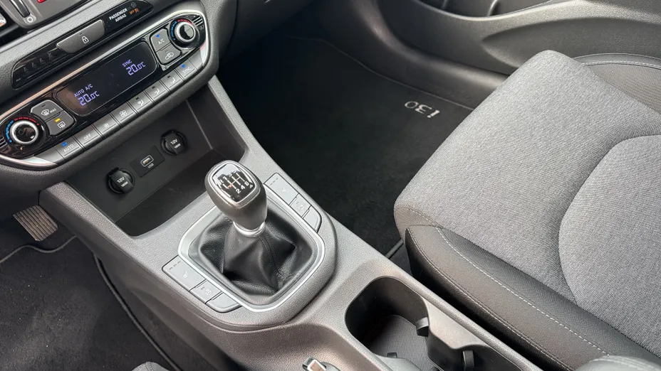 HYUNDAI i30 i30 1.0 T-GDI Smart