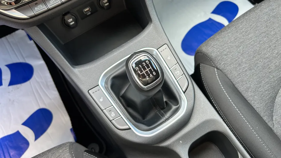 HYUNDAI i30 i30 1.0 T-GDI Smart