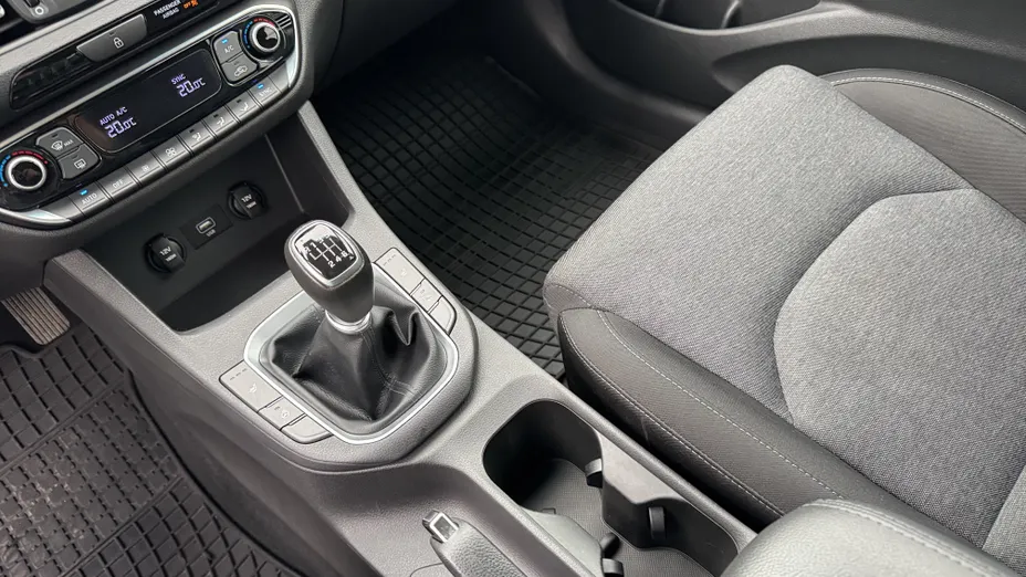 HYUNDAI i30 i30 1.0 T-GDI Smart