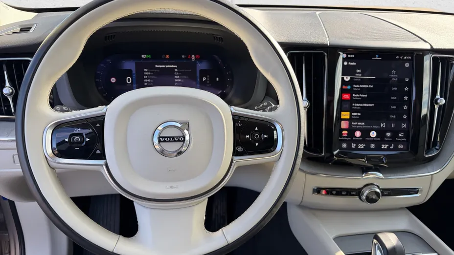 VOLVO XC60 XC60 B4 D AWD Plus Dark aut