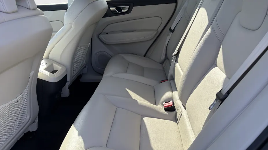 VOLVO XC60 XC60 B4 D AWD Plus Dark aut