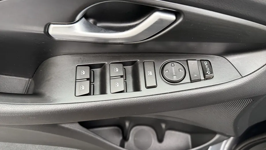HYUNDAI i30 i30 1.0 T-GDI Smart