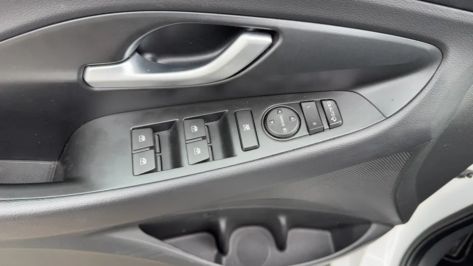 HYUNDAI i30 i30 1.0 T-GDI Modern