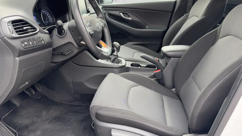 HYUNDAI i30 i30 1.0 T-GDI Modern