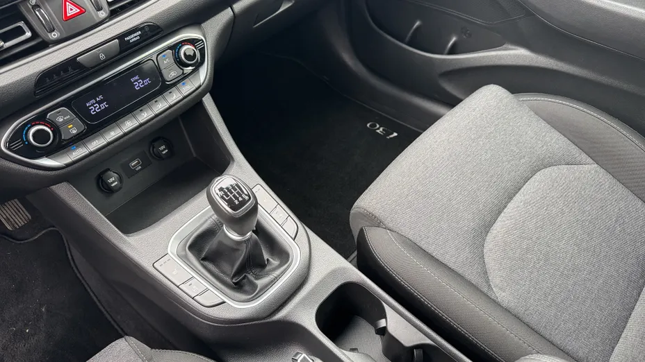 HYUNDAI i30 i30 1.0 T-GDI Smart