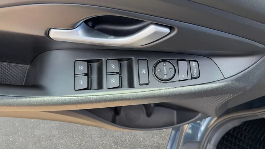 HYUNDAI i30 i30 1.0 T-GDI Smart