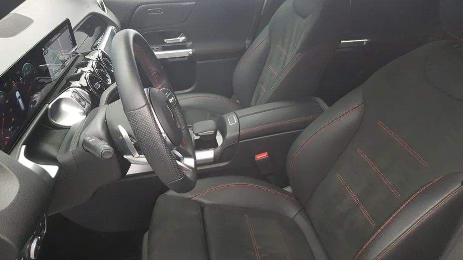 MERCEDES-BENZ GLB GLB 200 4-Matic AMG Line 8G-DCT