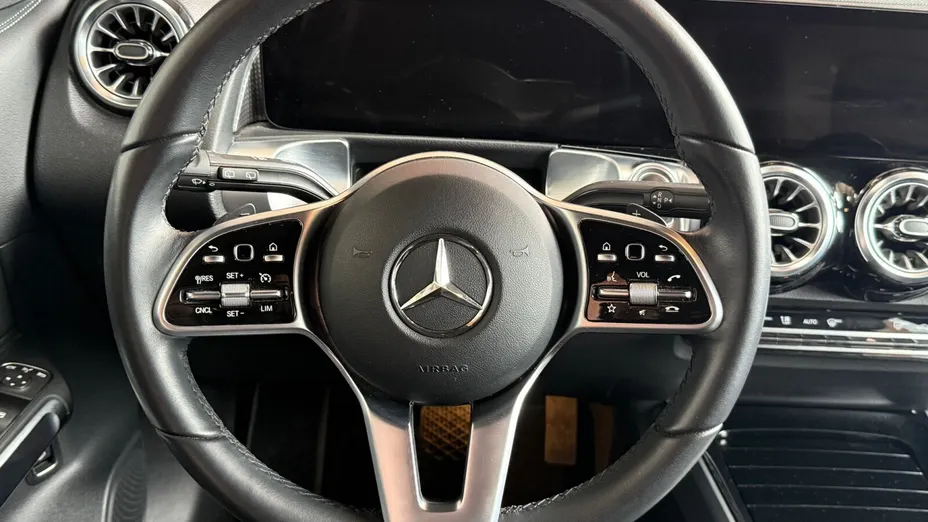 MERCEDES-BENZ EQB EQB 300 66.5kWh 4-Matic Progressive 7os.