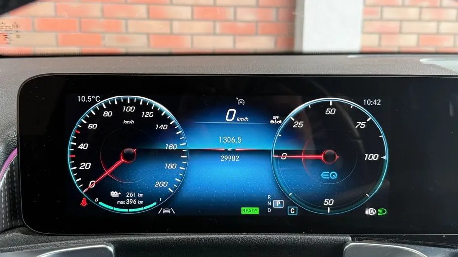 MERCEDES-BENZ EQB EQB 300 66.5kWh 4-Matic Progressive 7os.