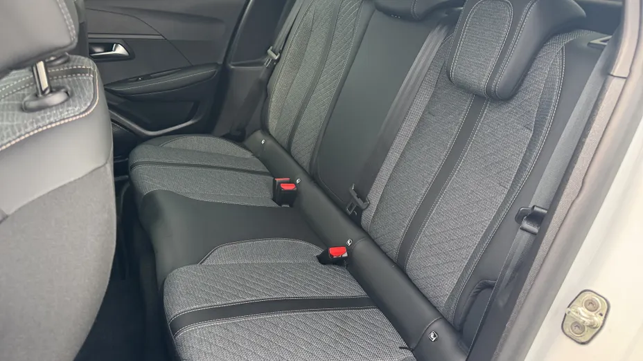 PEUGEOT 208 e-208 50kWh Allure