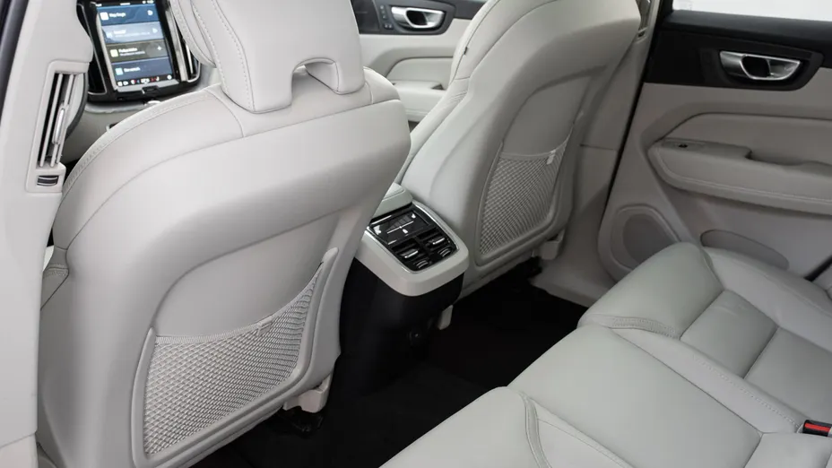 VOLVO XC60 XC60 B5 B AWD Ultimate Dark aut